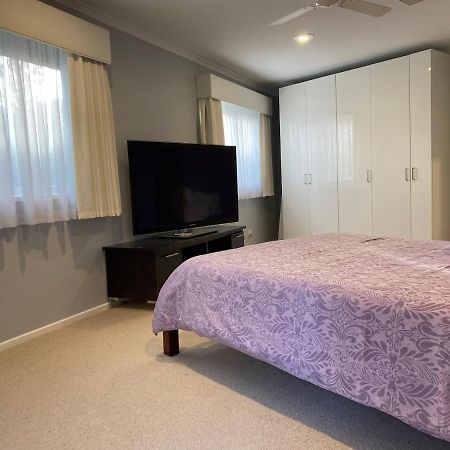 Guest Ensuite 7 Minutes From Airport Melbourne Exterior photo